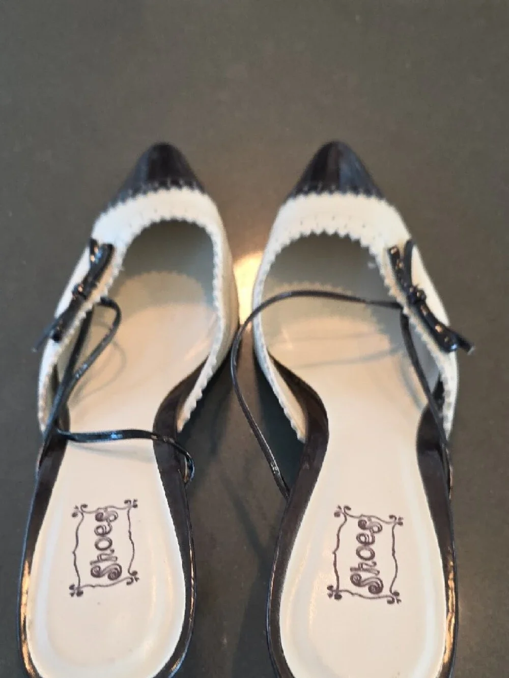 Vintage Two-Tone Pointed Toe Slingback Mules - Black & Cream - Picture 6 of 6